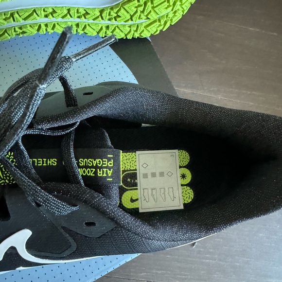 Nike Running Shoes - NEVER WORN - Picture 8 of 12